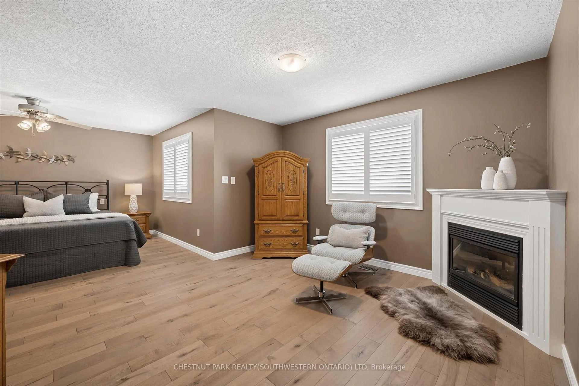 Photo 26 of 697 Breakwater Crescent, Waterloo — HOMEH