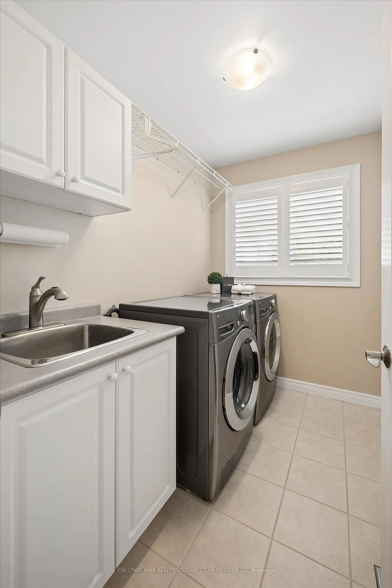 Photo 33 of 697 Breakwater Crescent, Waterloo — HOMEH