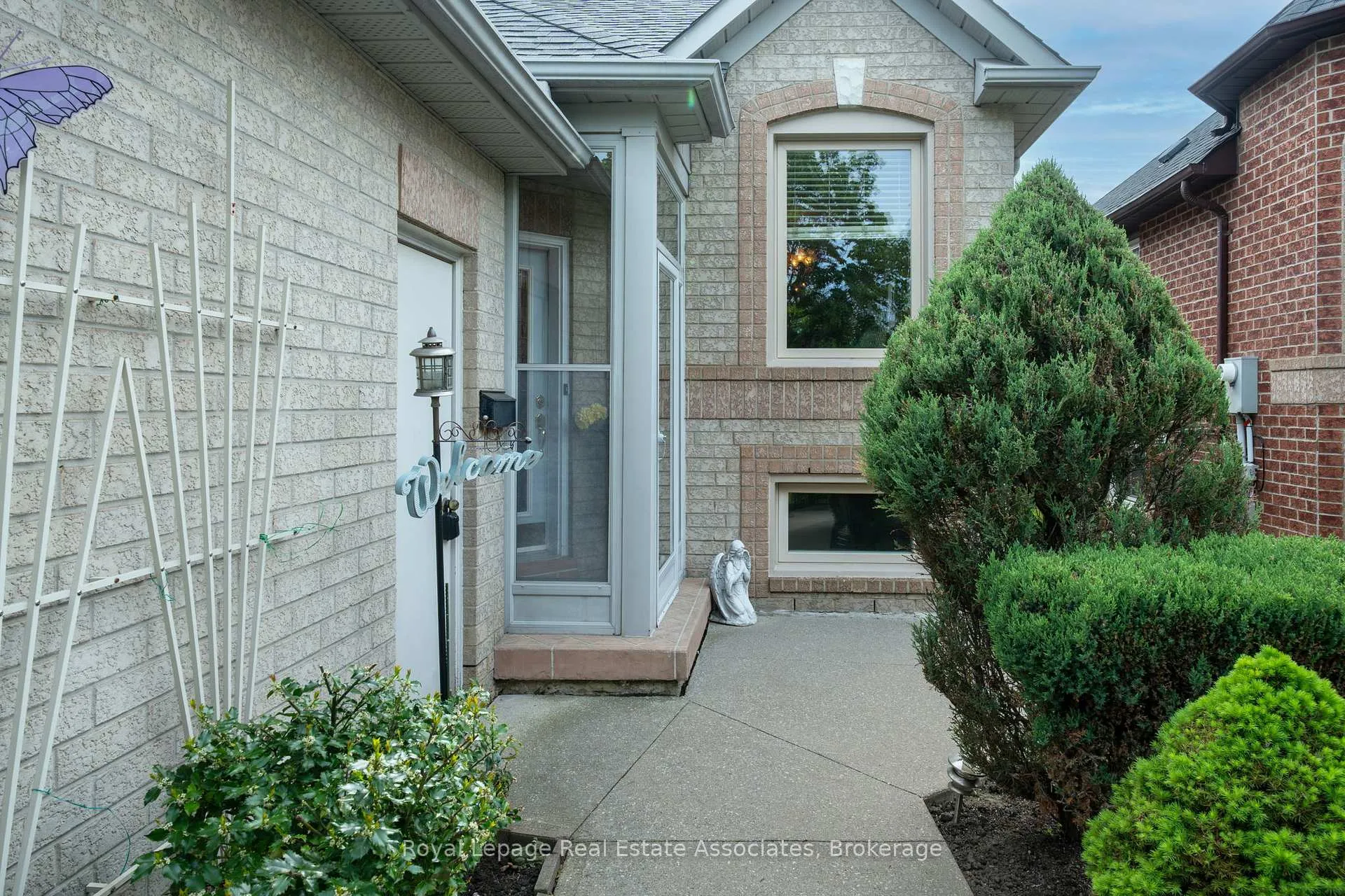Photo 3 of 52 Royal Orchard Drive, Brampton, Brampton West — HOMEH