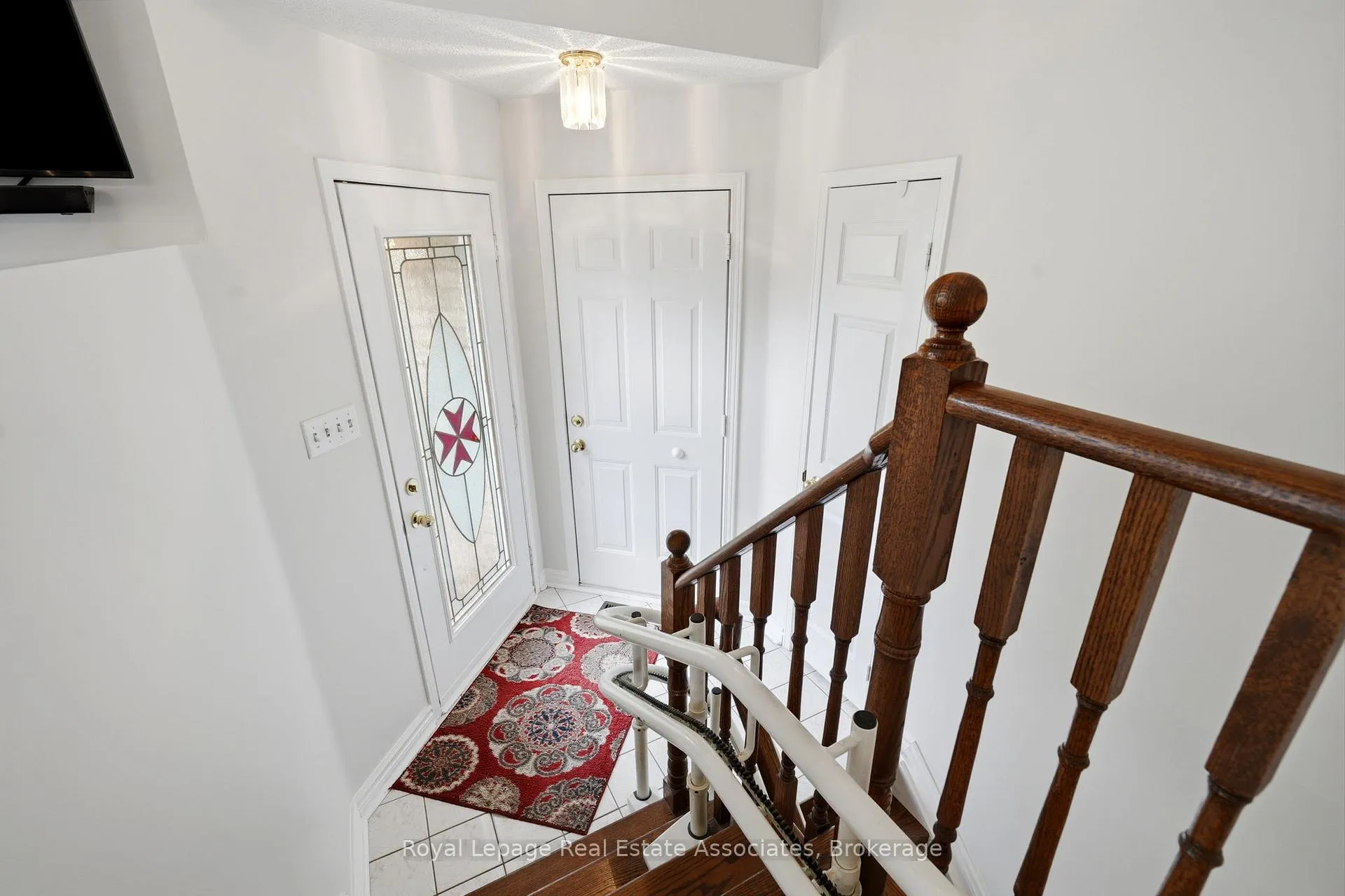 Photo 5 of 52 Royal Orchard Drive, Brampton, Brampton West — HOMEH