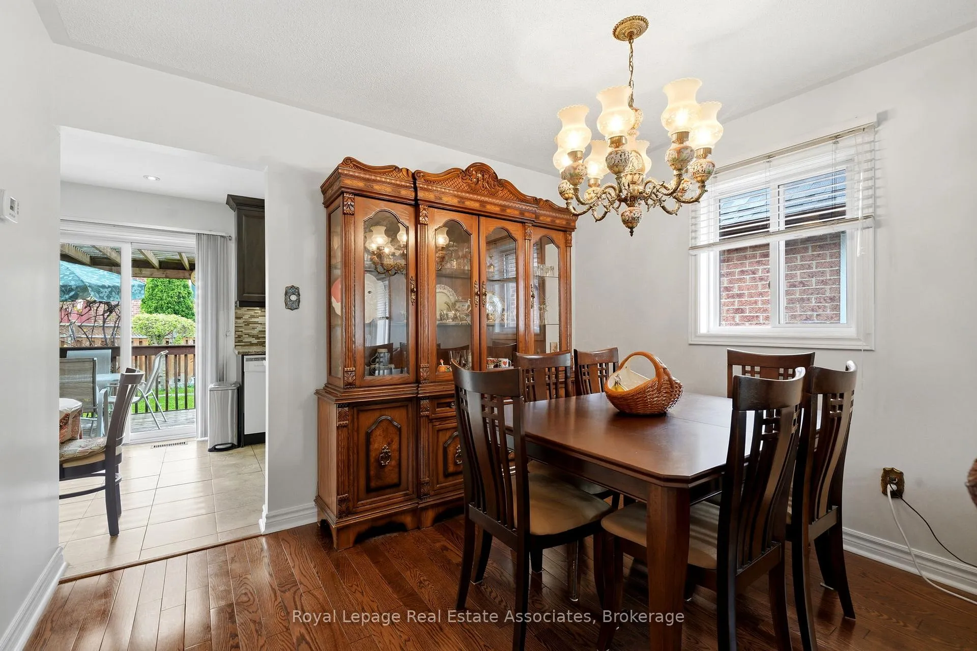 Photo 8 of 52 Royal Orchard Drive, Brampton, Brampton West — HOMEH
