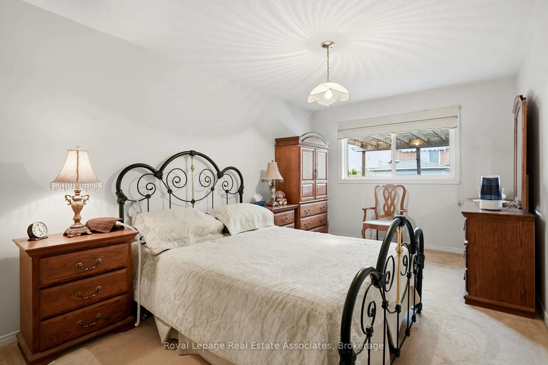 Photo 16 of 52 Royal Orchard Drive, Brampton, Brampton West — HOMEH