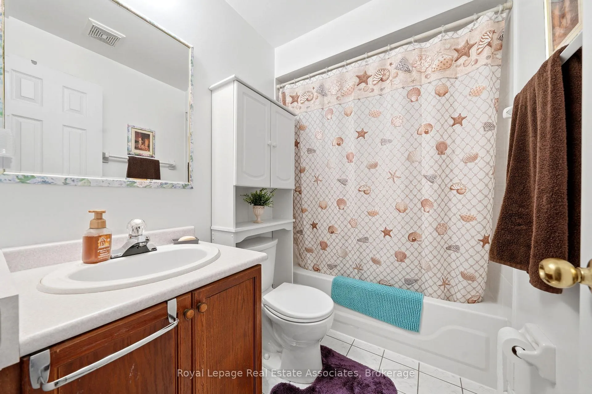 Photo 19 of 52 Royal Orchard Drive, Brampton, Brampton West — HOMEH