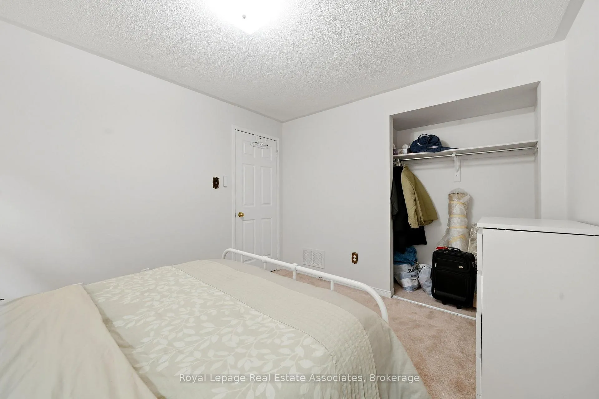 Photo 25 of 52 Royal Orchard Drive, Brampton, Brampton West — HOMEH
