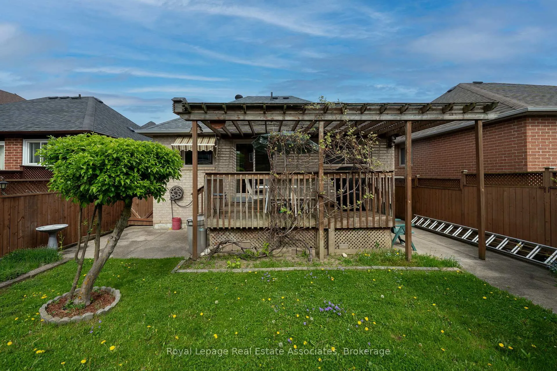 Photo 32 of 52 Royal Orchard Drive, Brampton, Brampton West — HOMEH