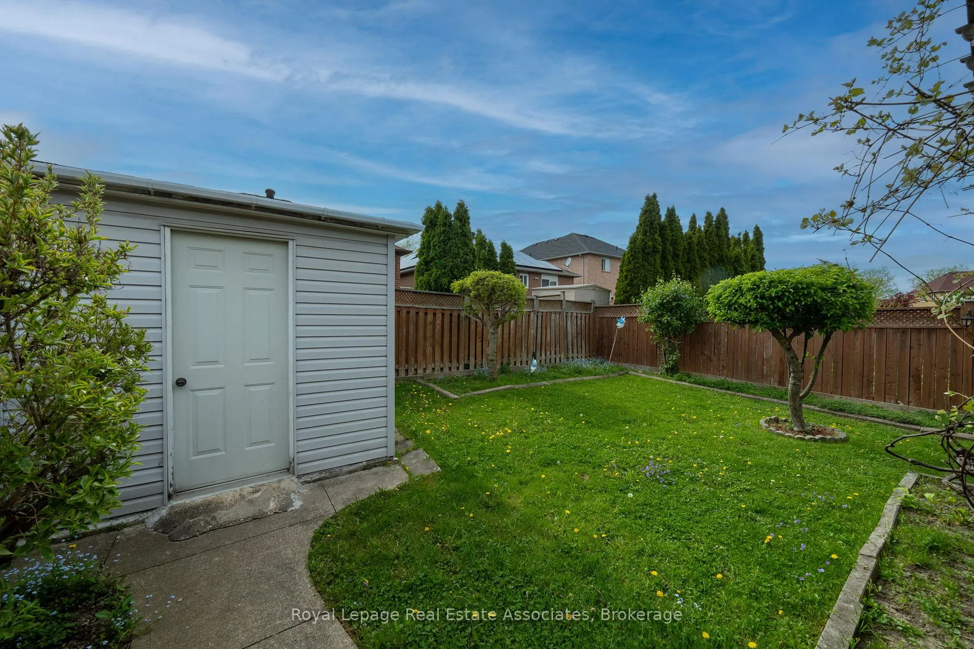 Photo 33 of 52 Royal Orchard Drive, Brampton, Brampton West — HOMEH