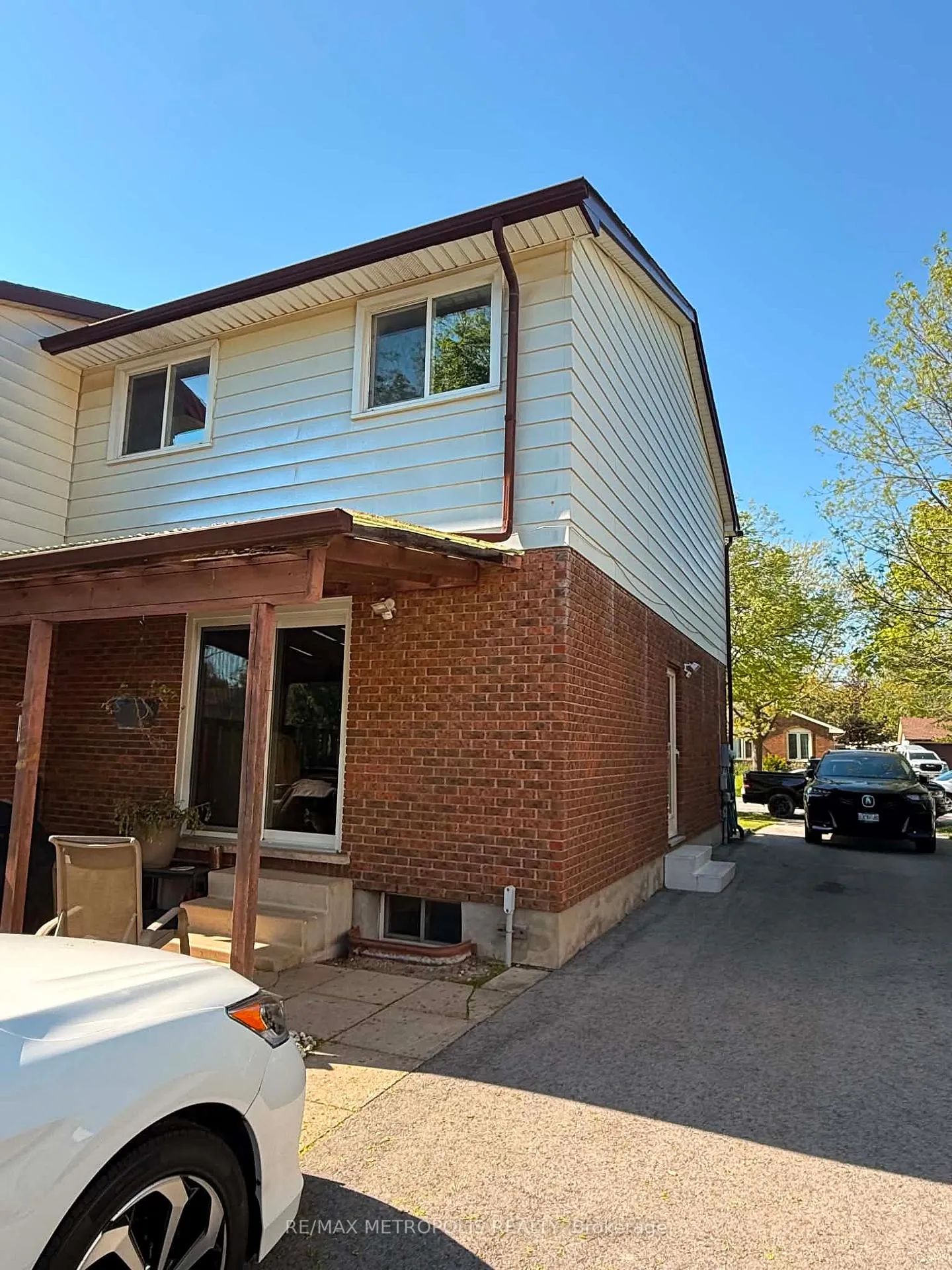 Photo 5 of 38 Dougherty Crescent, Welland, N. Welland — HOMEH