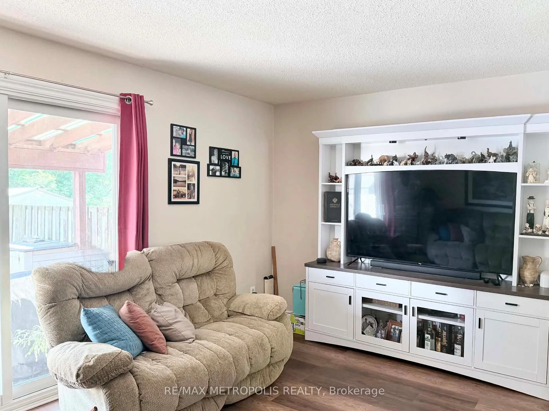 Photo 10 of 38 Dougherty Crescent, Welland, N. Welland — HOMEH