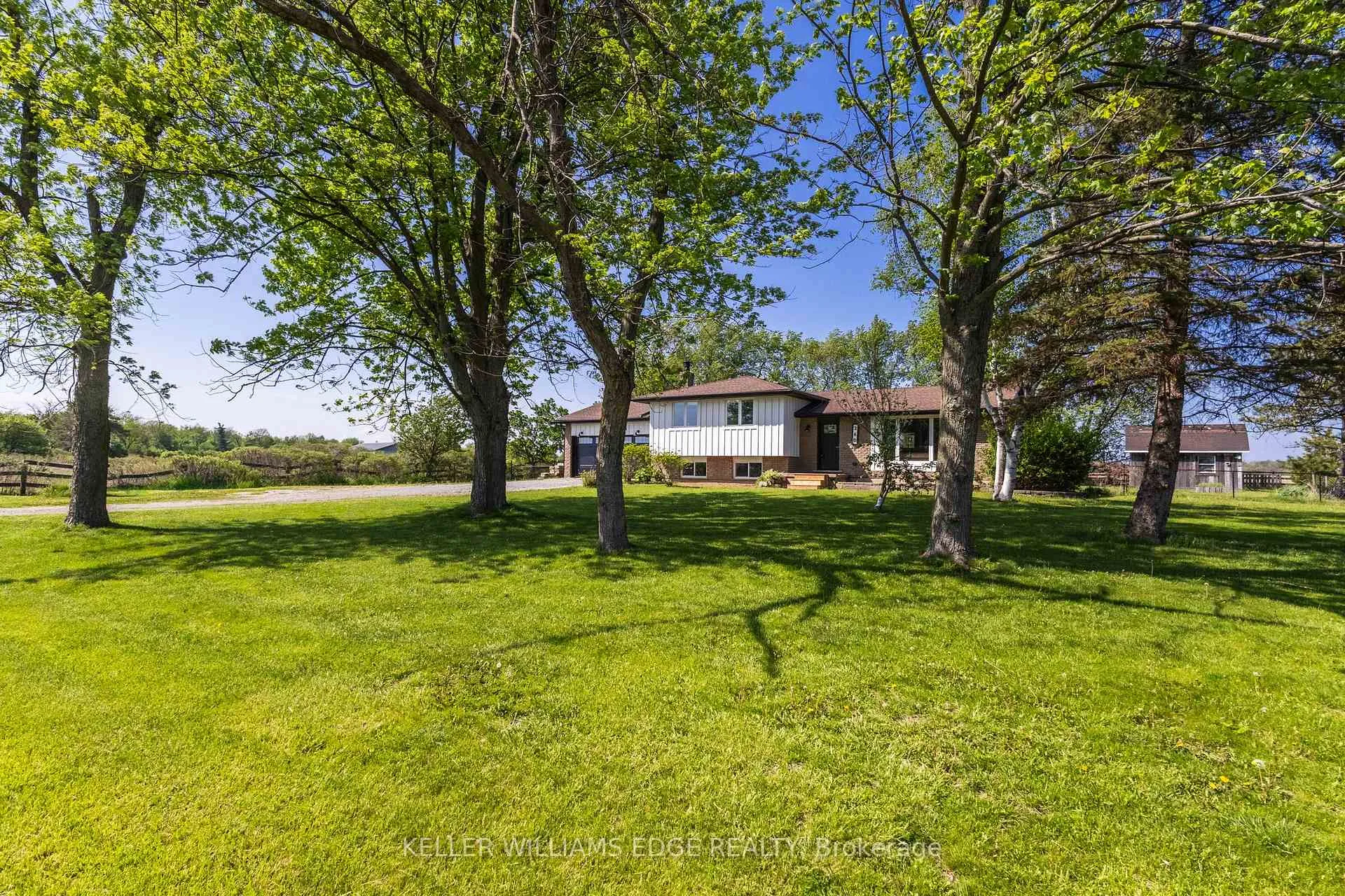 Photo 2 of 260 Binbrook Road, Hamilton, Rural Glanbrook — HOMEH