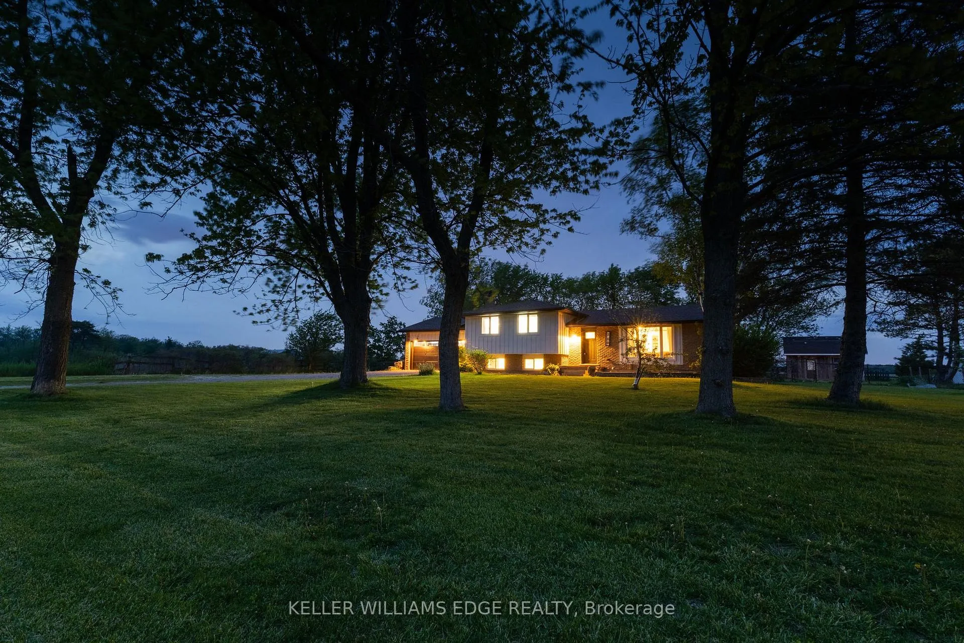 Photo 3 of 260 Binbrook Road, Hamilton, Rural Glanbrook — HOMEH