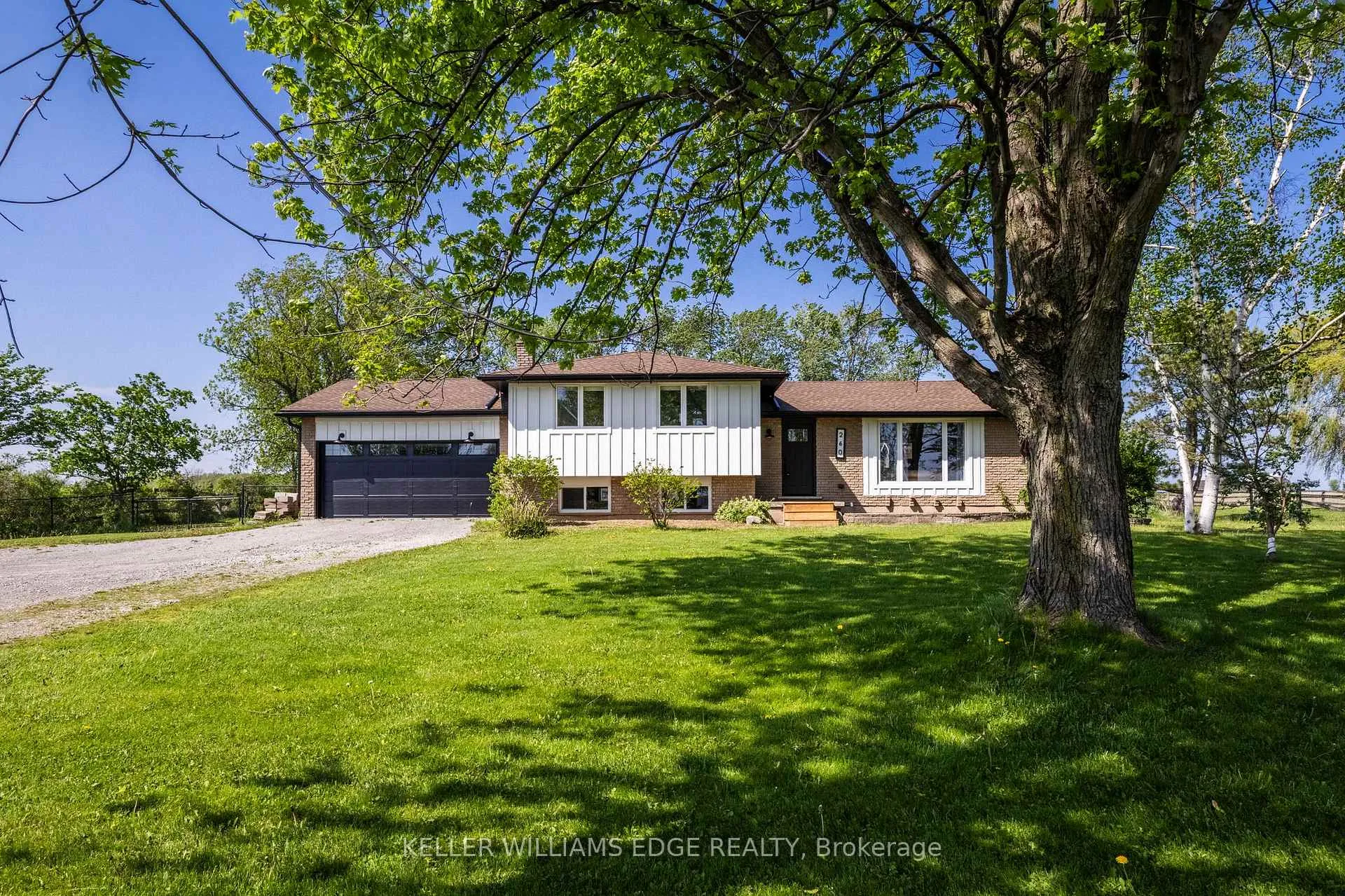 Photo 4 of 260 Binbrook Road, Hamilton, Rural Glanbrook — HOMEH