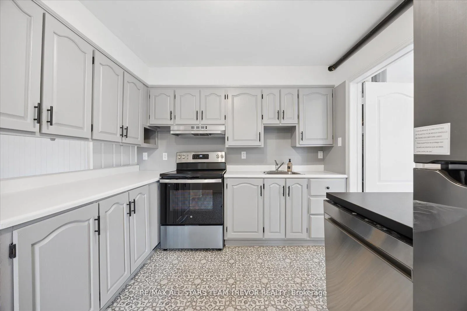 Photo 7 of 1007 Barton Avenue, Georgina, Historic Lakeshore Communities — HOMEH