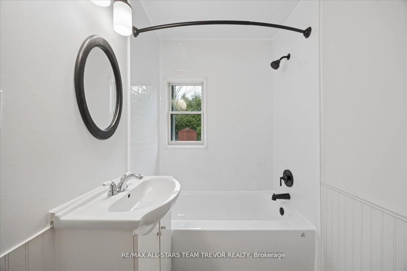 Photo 15 of 1007 Barton Avenue, Georgina, Historic Lakeshore Communities — HOMEH