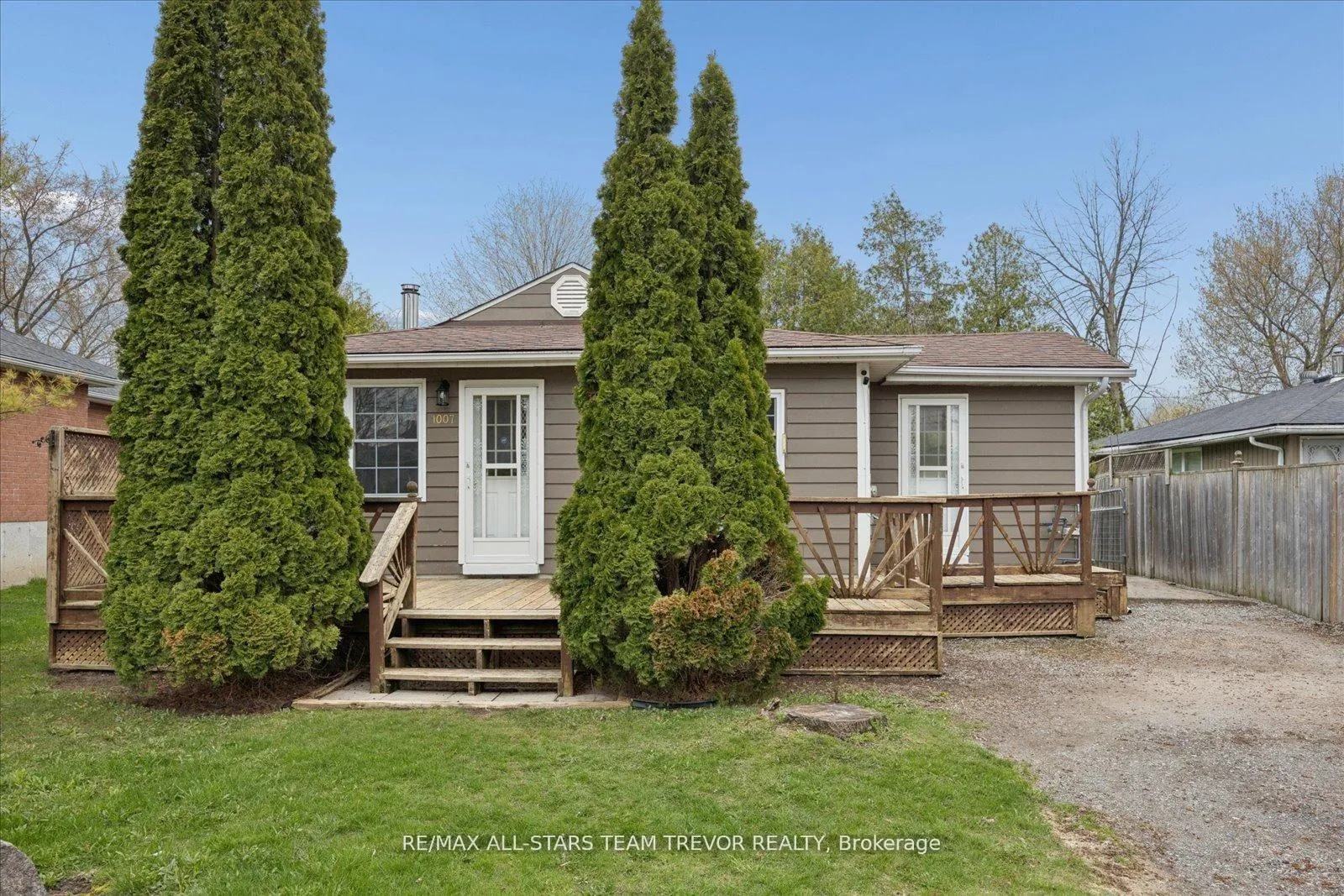 Photo 19 of 1007 Barton Avenue, Georgina, Historic Lakeshore Communities — HOMEH