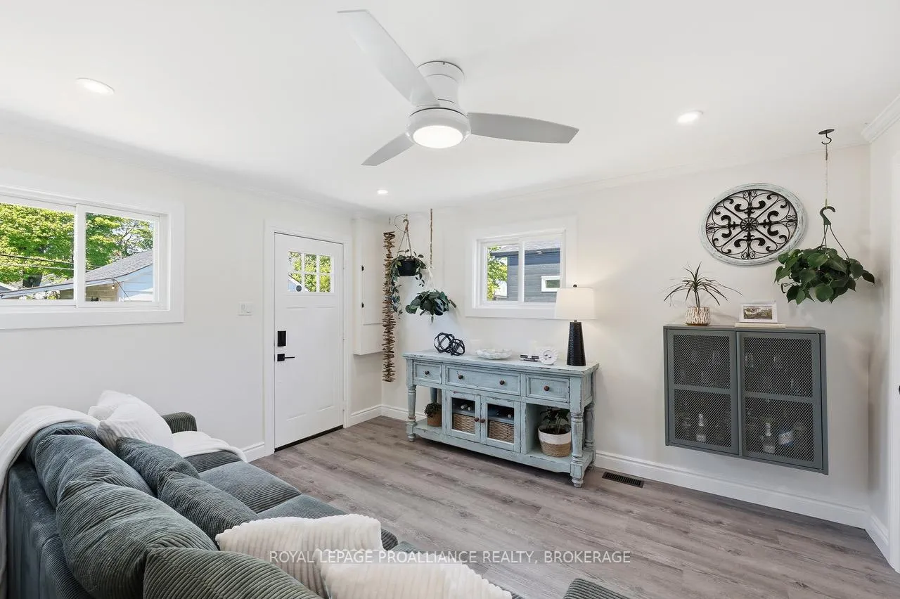 Photo 20 of 98 Carleton Street, Kingston, East of Sir John A. Blvd — HOMEH