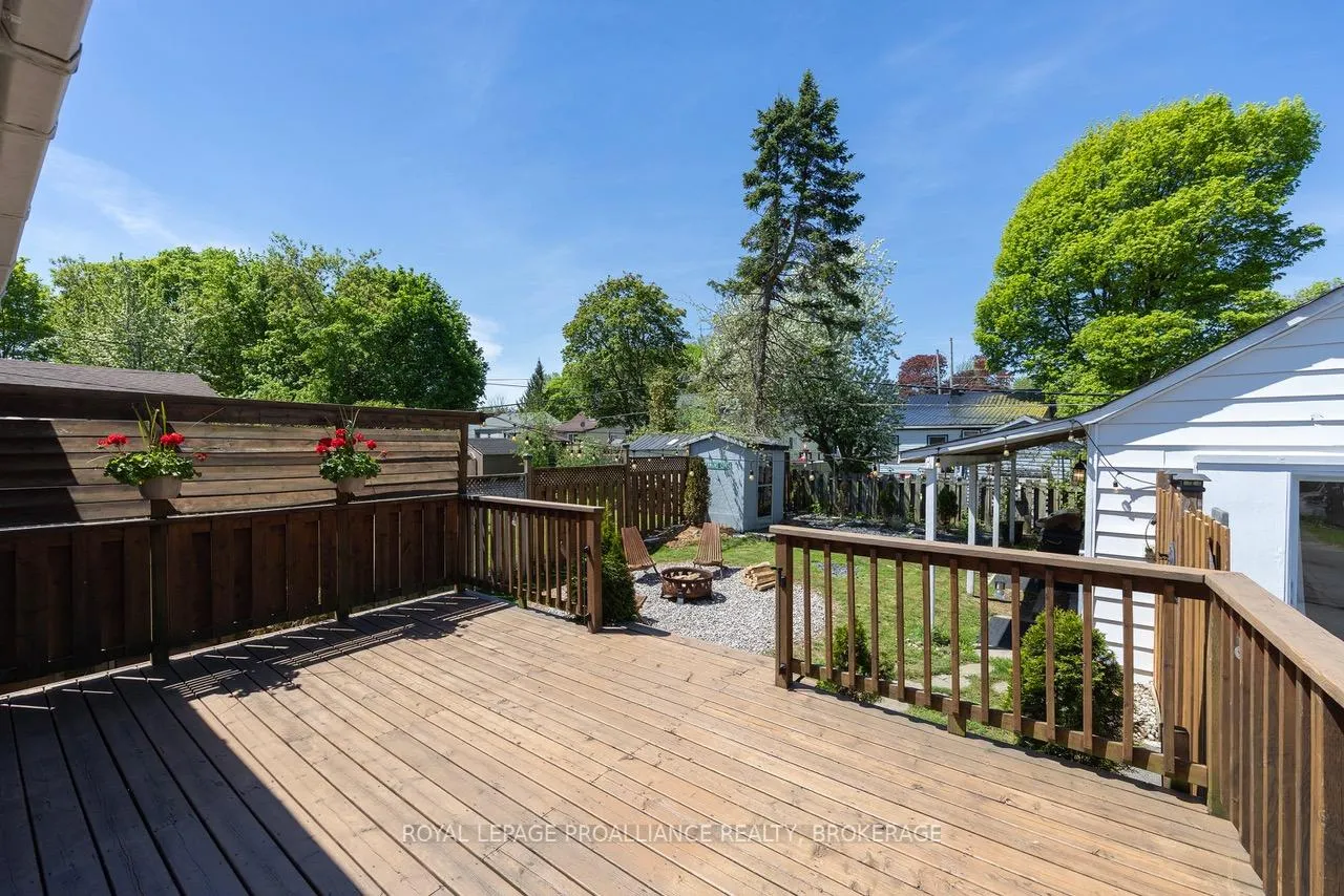 Photo 25 of 98 Carleton Street, Kingston, East of Sir John A. Blvd — HOMEH