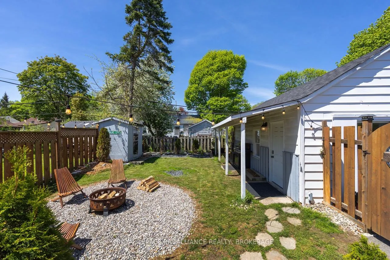Photo 29 of 98 Carleton Street, Kingston, East of Sir John A. Blvd — HOMEH