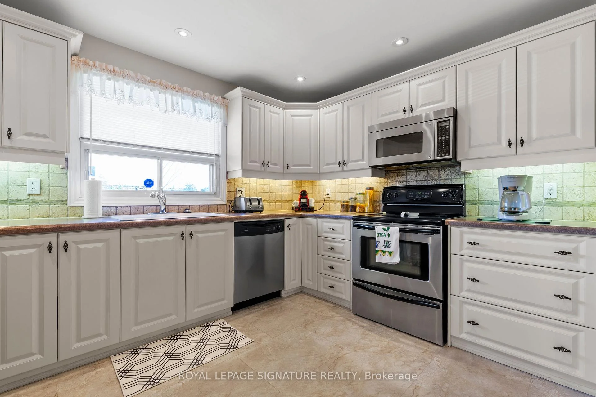 Photo 14 of 58 Centennial Parkway S, Hamilton, Stoney Creek — HOMEH