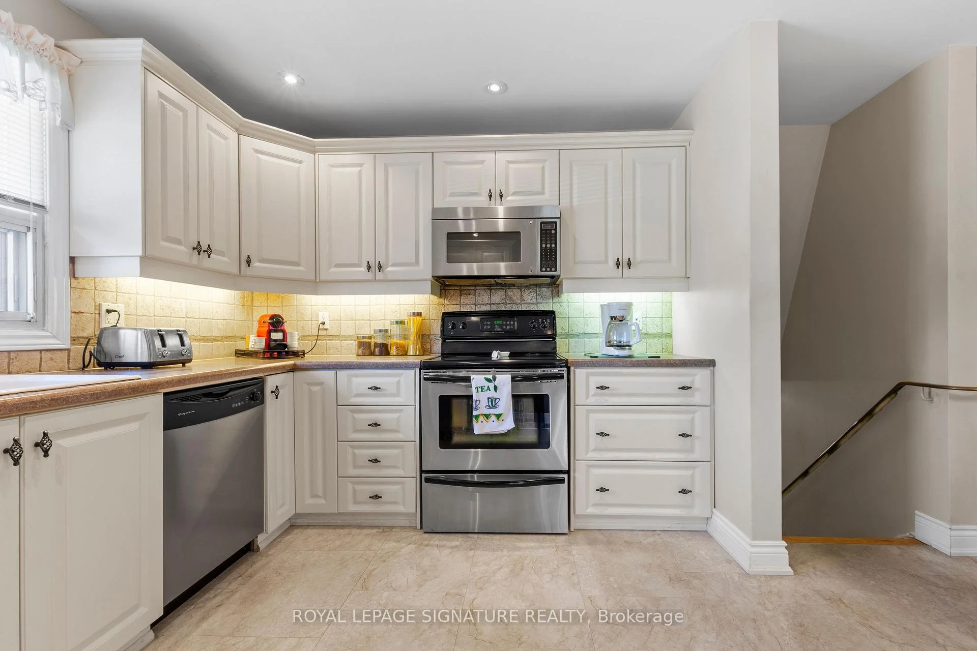 Photo 15 of 58 Centennial Parkway S, Hamilton, Stoney Creek — HOMEH