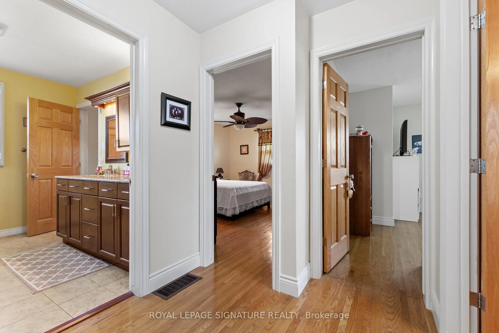 Photo 23 of 58 Centennial Parkway S, Hamilton, Stoney Creek — HOMEH