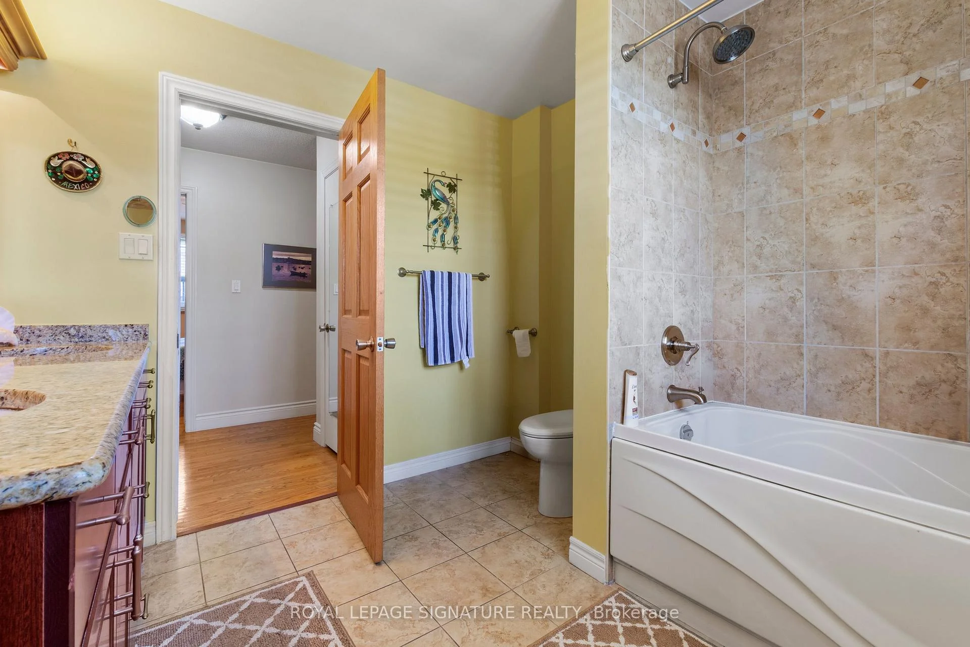 Photo 28 of 58 Centennial Parkway S, Hamilton, Stoney Creek — HOMEH