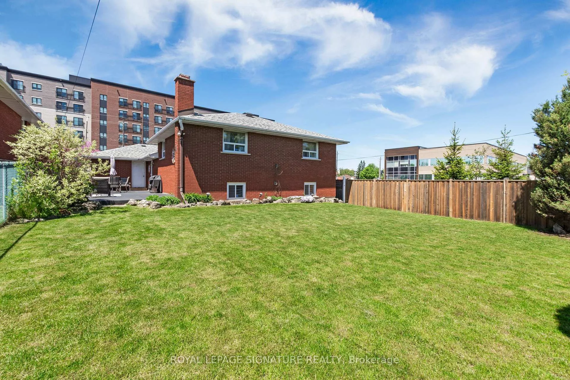 Photo 52 of 58 Centennial Parkway S, Hamilton, Stoney Creek — HOMEH