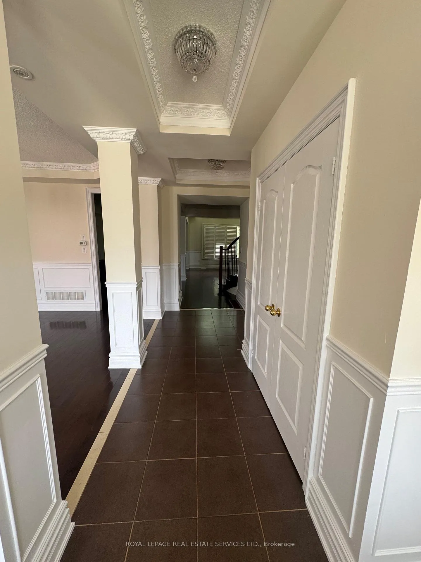 Photo 5 of 261 Nautical Boulevard, Oakville, Bronte — HOMEH