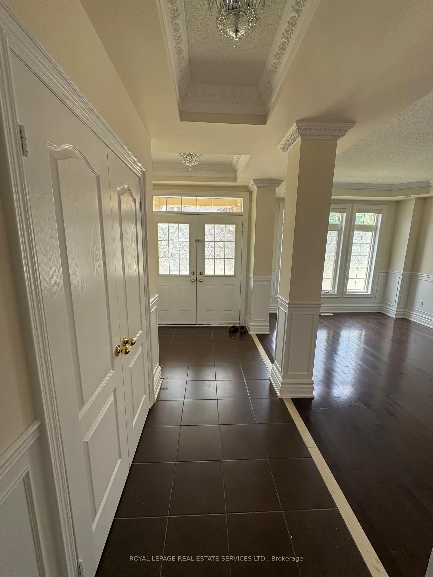 Photo 7 of 261 Nautical Boulevard, Oakville, Bronte — HOMEH