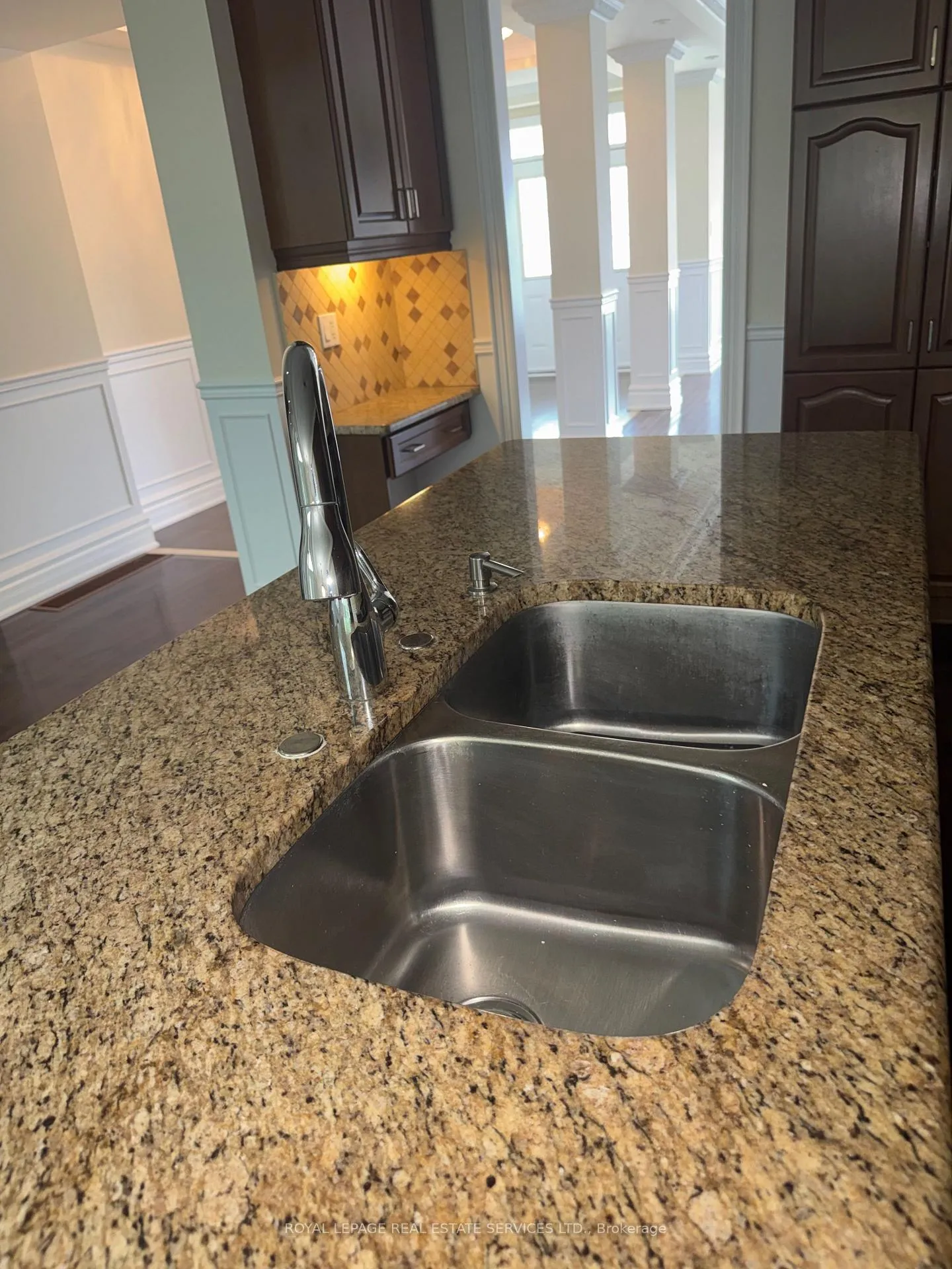 Photo 9 of 261 Nautical Boulevard, Oakville, Bronte — HOMEH
