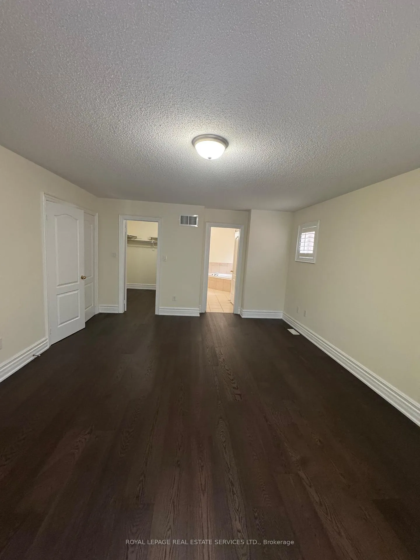 Photo 18 of 261 Nautical Boulevard, Oakville, Bronte — HOMEH