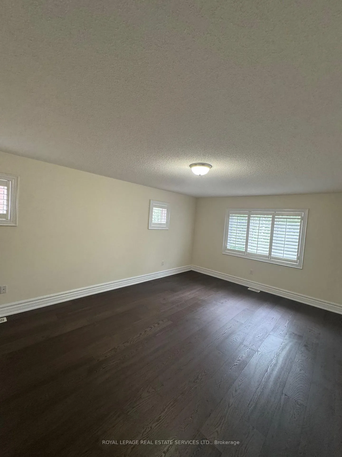 Photo 23 of 261 Nautical Boulevard, Oakville, Bronte — HOMEH