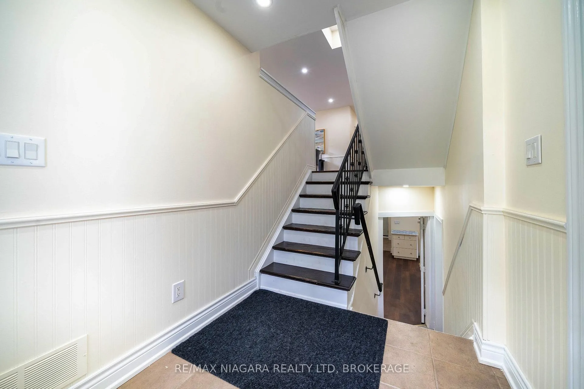 Photo 4 of 178 Rykert Street, St. Catharines, Rykert/Vansickle — HOMEH