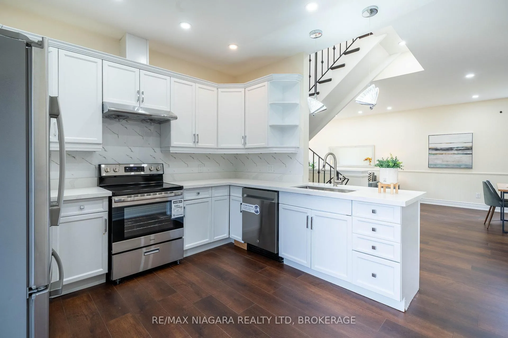 Photo 11 of 178 Rykert Street, St. Catharines, Rykert/Vansickle — HOMEH