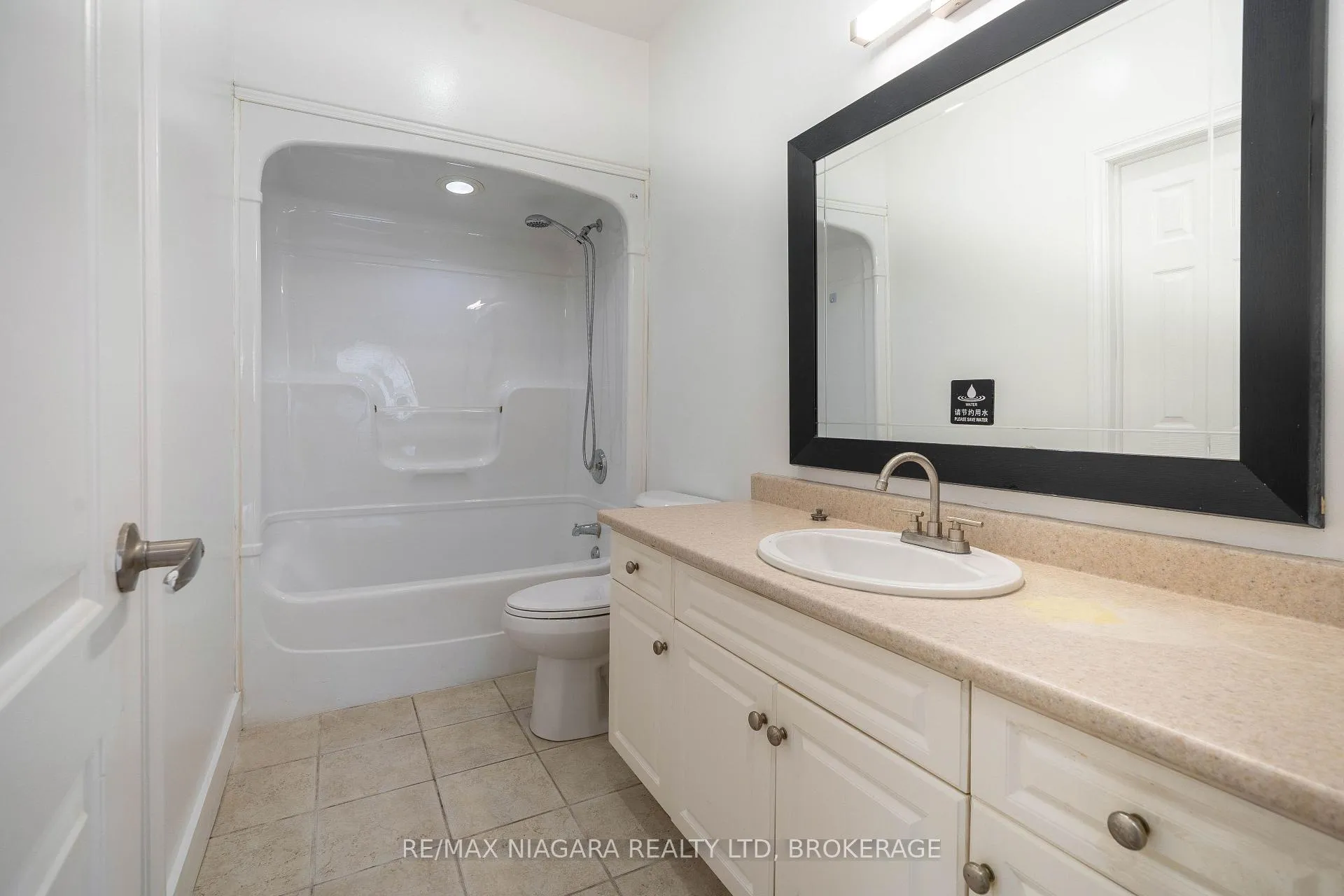 Photo 12 of 178 Rykert Street, St. Catharines, Rykert/Vansickle — HOMEH