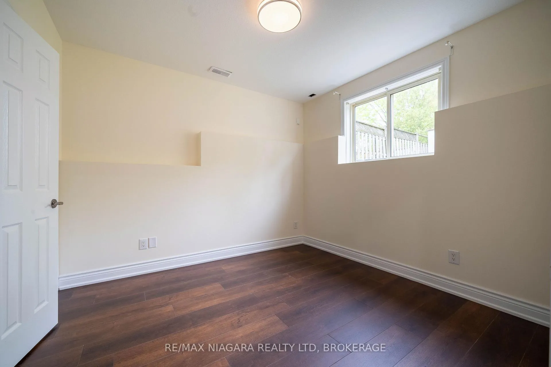 Photo 43 of 178 Rykert Street, St. Catharines, Rykert/Vansickle — HOMEH