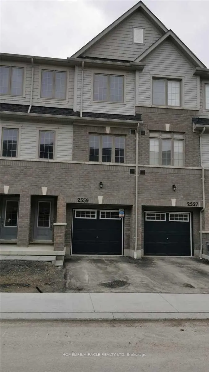 Photo 2 of 2559 Barbarolli Path, Oshawa, Windfields — HOMEH