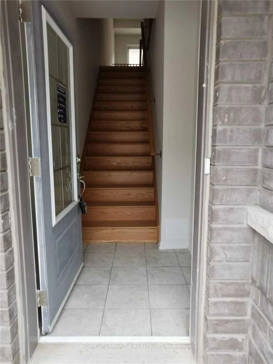 Photo 4 of 2559 Barbarolli Path, Oshawa, Windfields — HOMEH