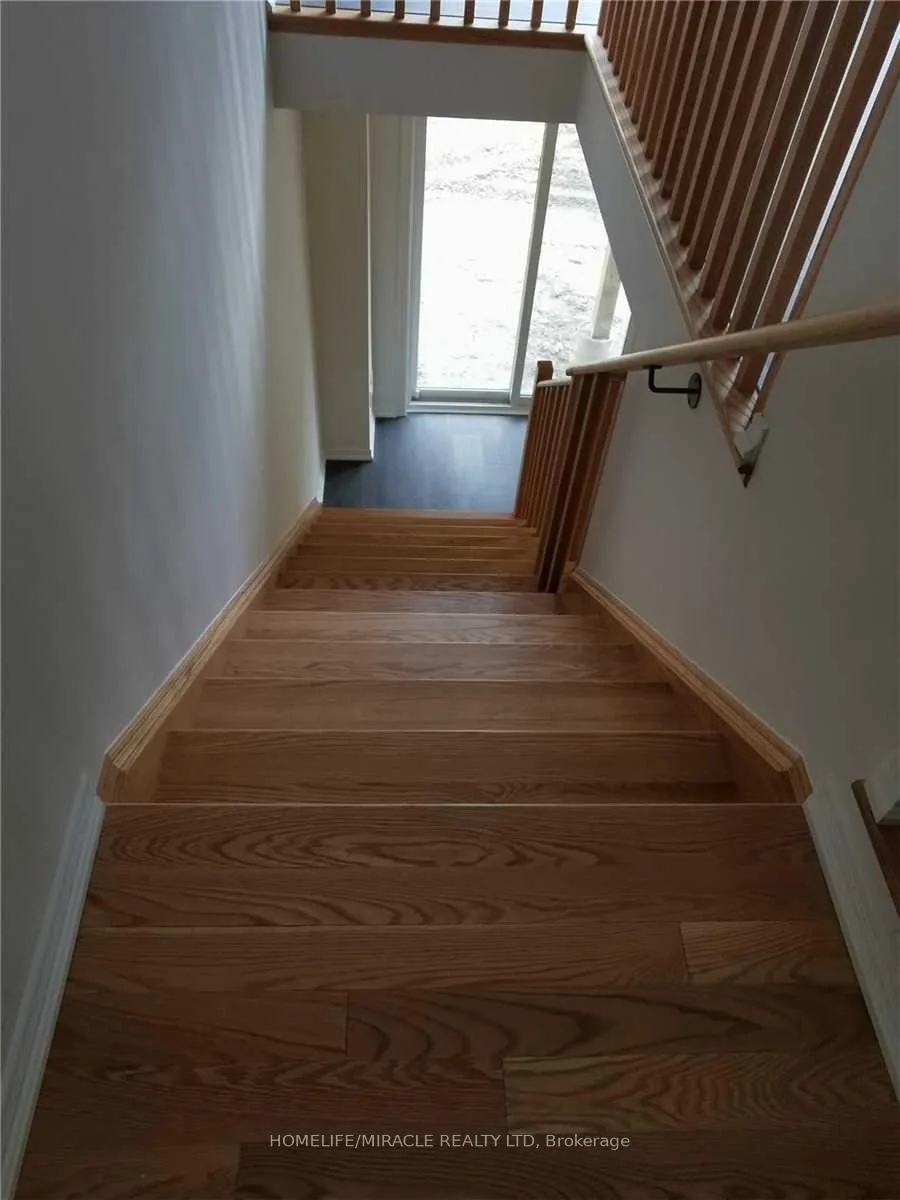Photo 5 of 2559 Barbarolli Path, Oshawa, Windfields — HOMEH