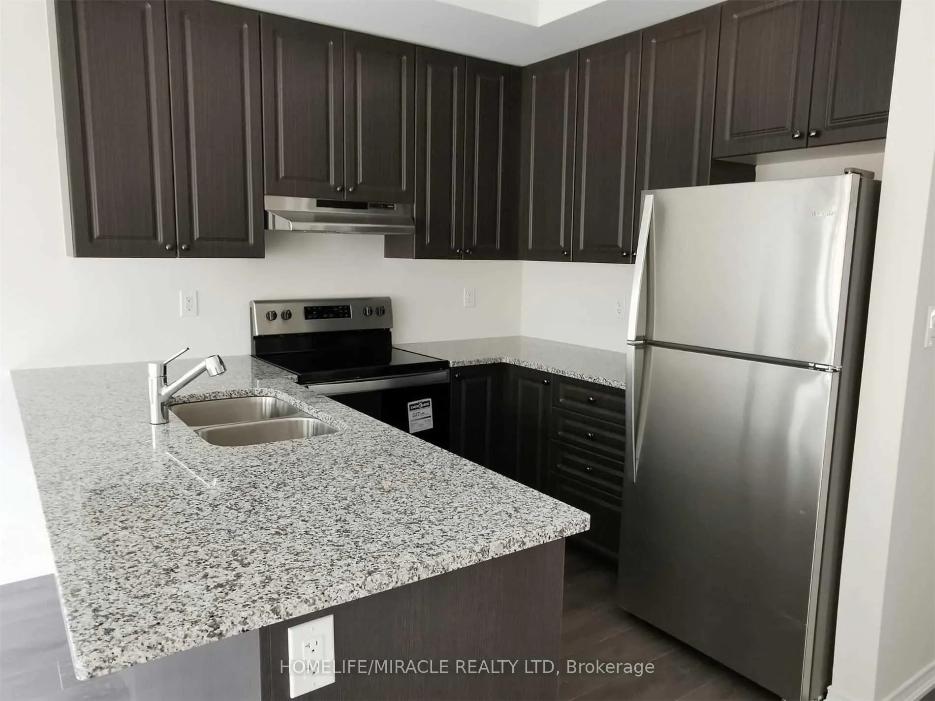 Photo 6 of 2559 Barbarolli Path, Oshawa, Windfields — HOMEH