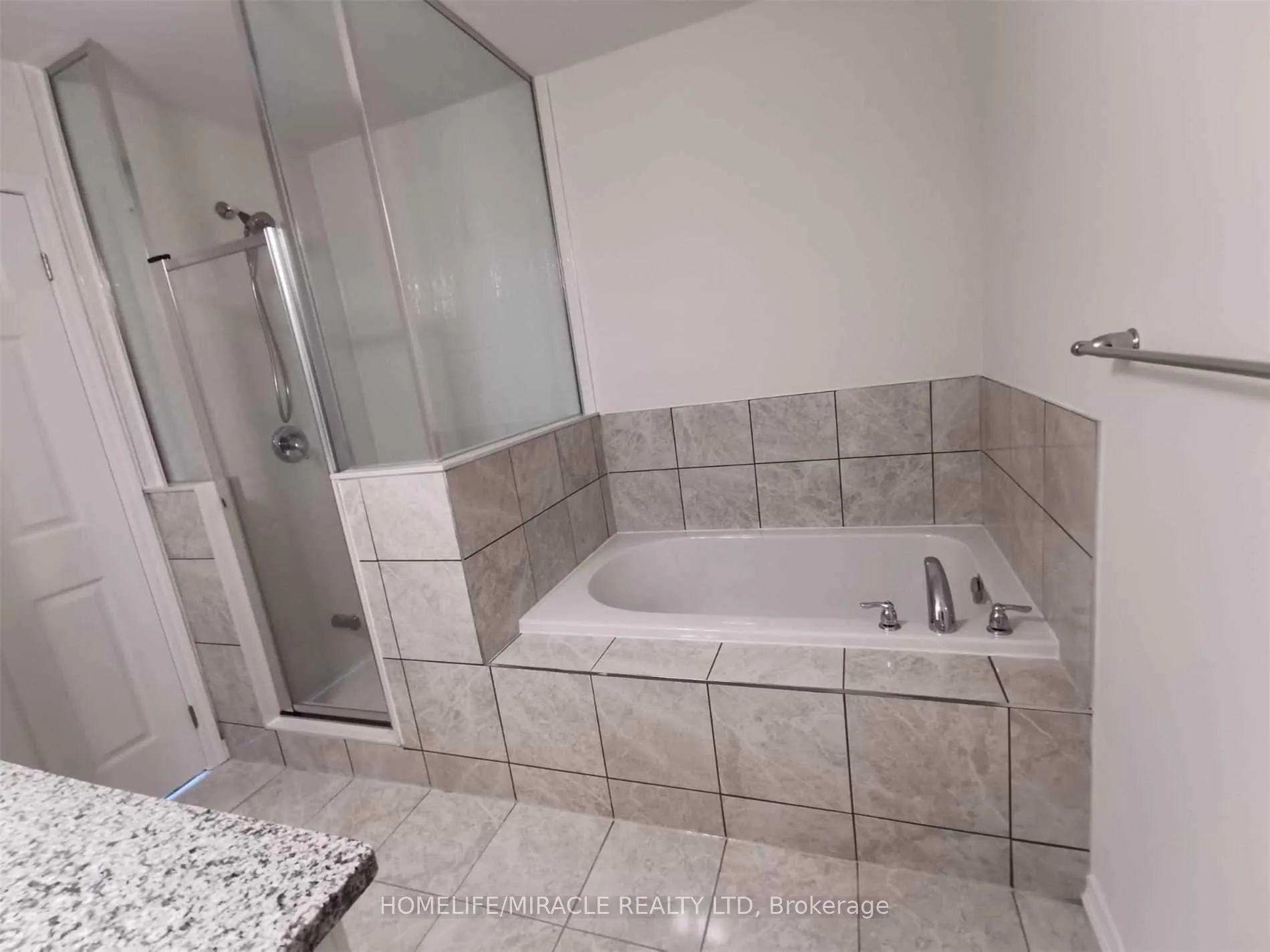 Photo 10 of 2559 Barbarolli Path, Oshawa, Windfields — HOMEH