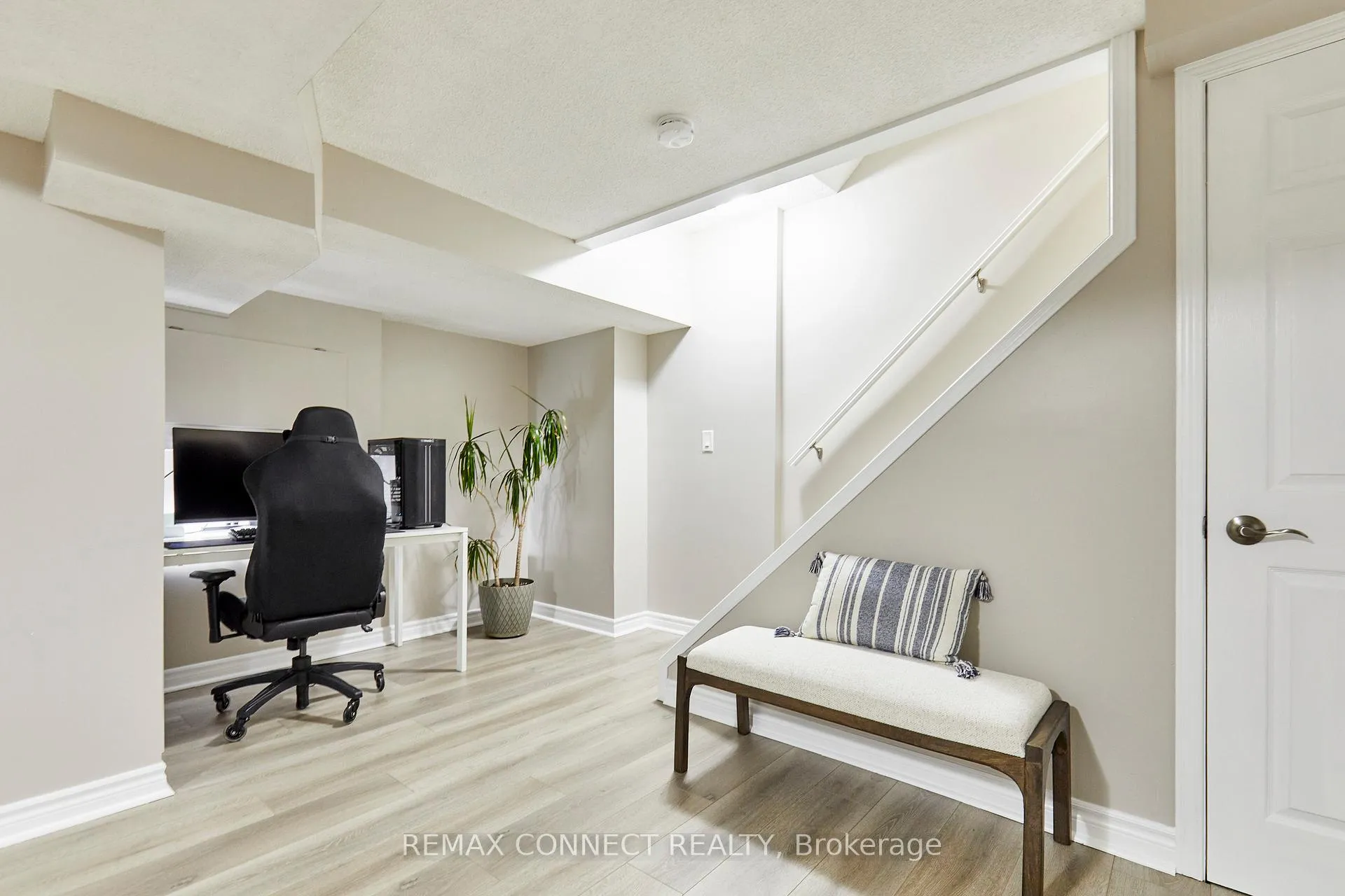 Photo 36 of 72 Stuart Road, Clarington, Courtice — HOMEH