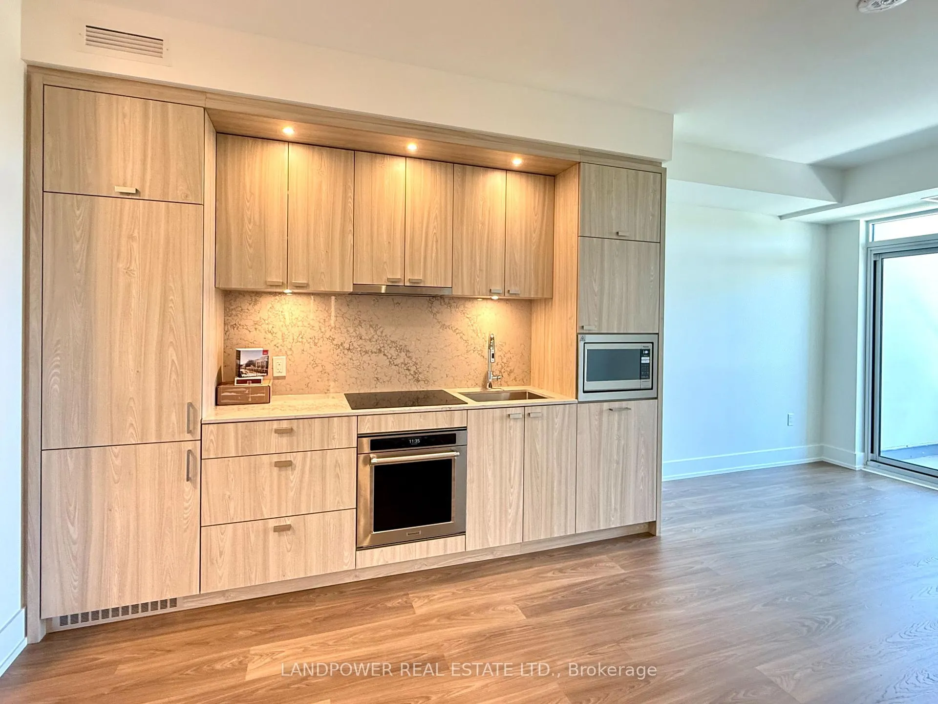 Photo 8 of Unit 708, 858 Dupont Street, Toronto, Dovercourt-Wallace Emerson-Junction — HOMEH