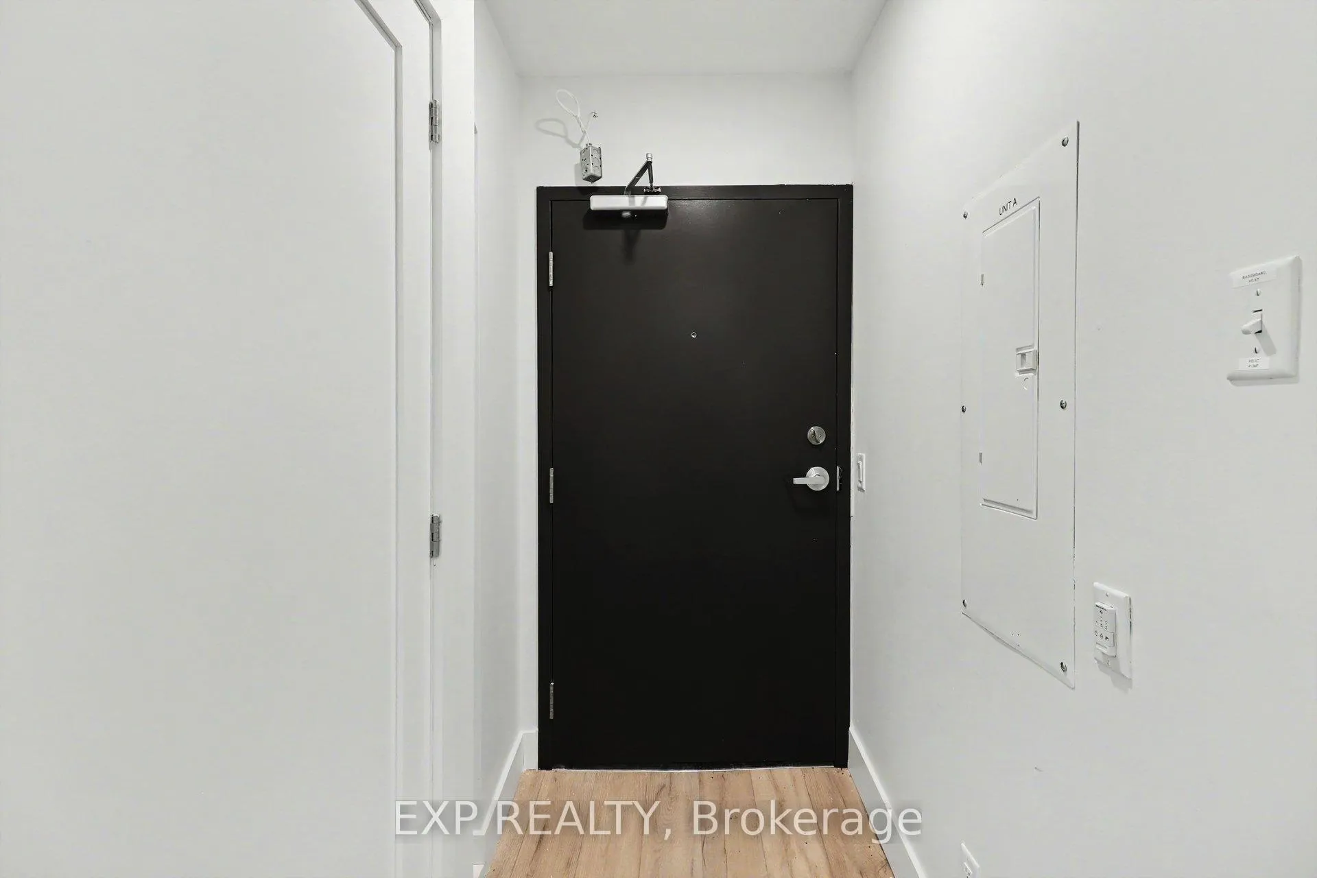 Photo 5 of Unit A, 61 Pinehurst Avenue, Ottawa, Hintonburg — HOMEH