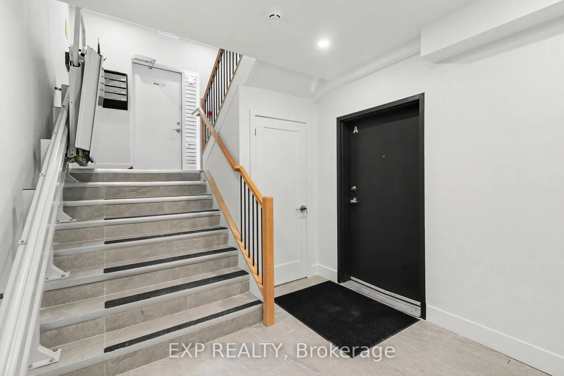Photo 6 of Unit A, 61 Pinehurst Avenue, Ottawa, Hintonburg — HOMEH
