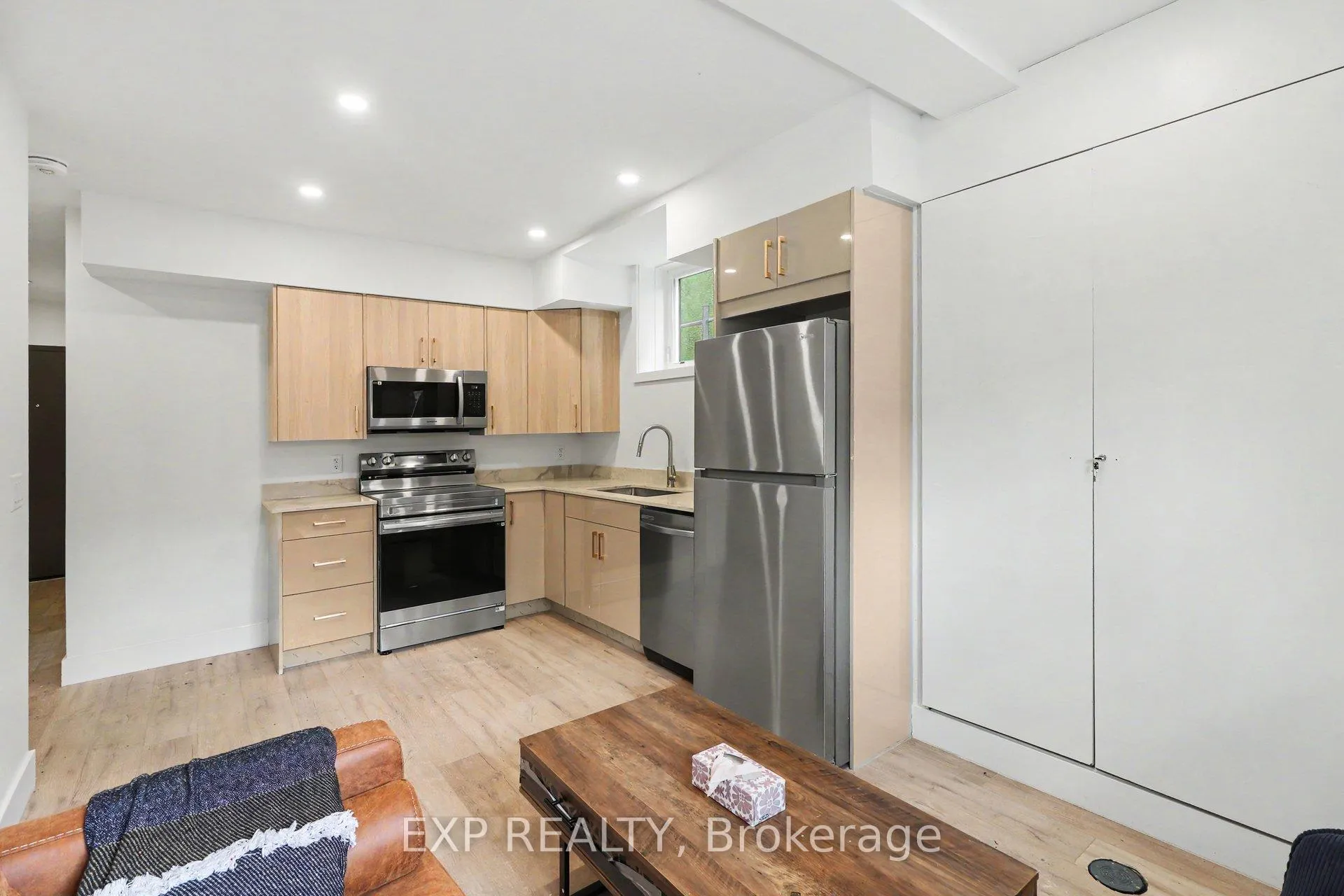 Photo 11 of Unit A, 61 Pinehurst Avenue, Ottawa, Hintonburg — HOMEH