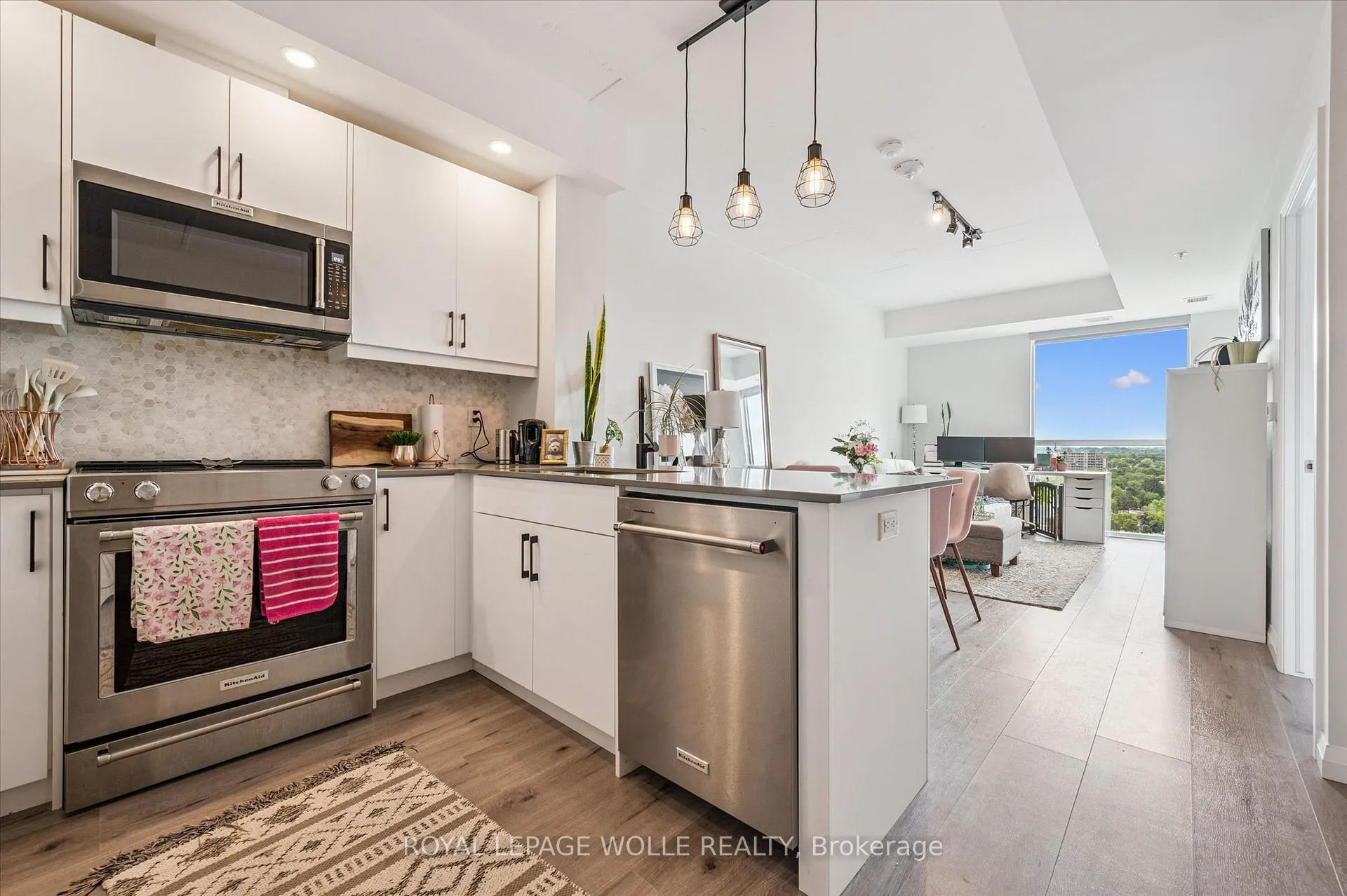 Photo 1 of Unit 1407, 60 Charles Street W, Kitchener — HOMEH