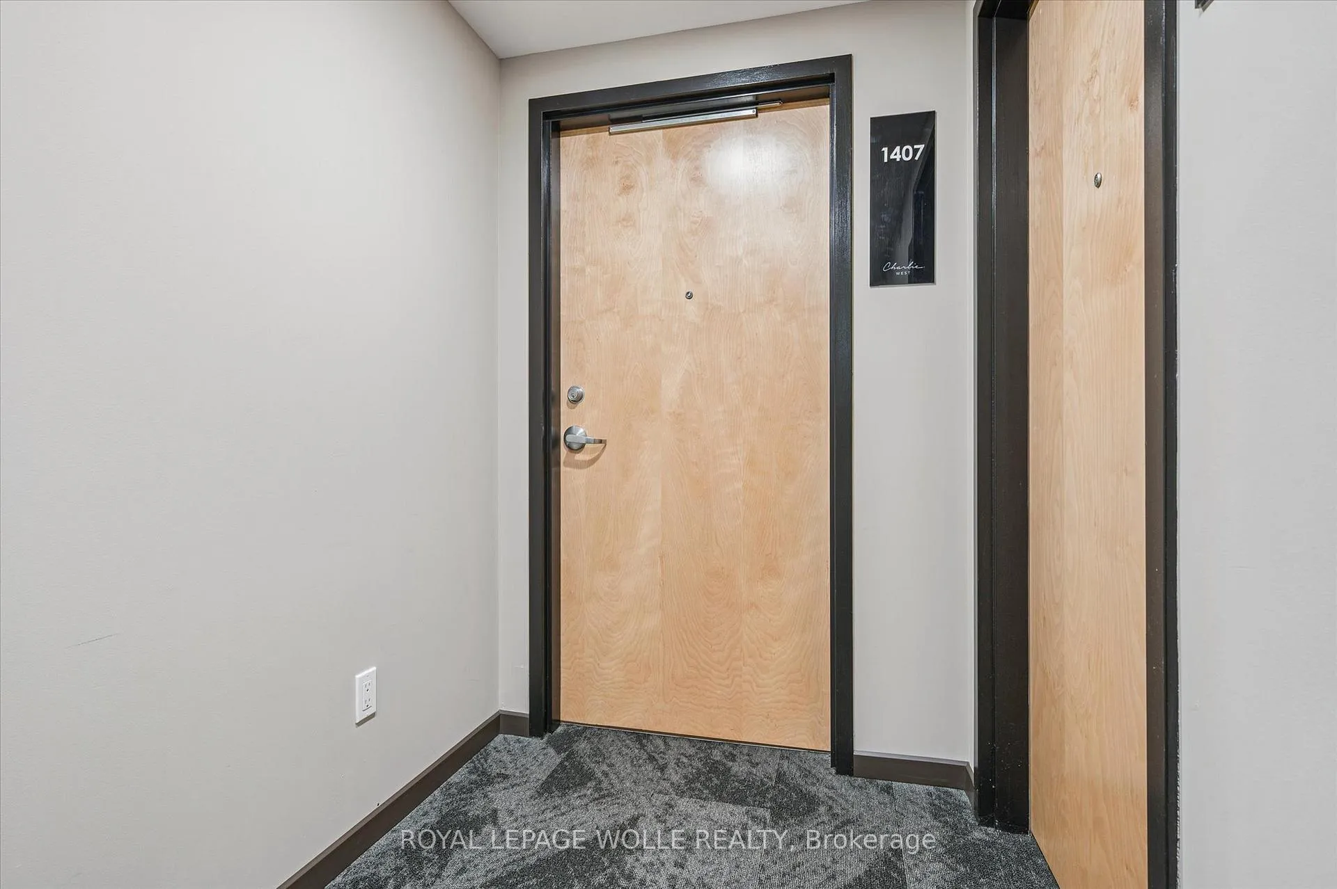 Photo 2 of Unit 1407, 60 Charles Street W, Kitchener — HOMEH