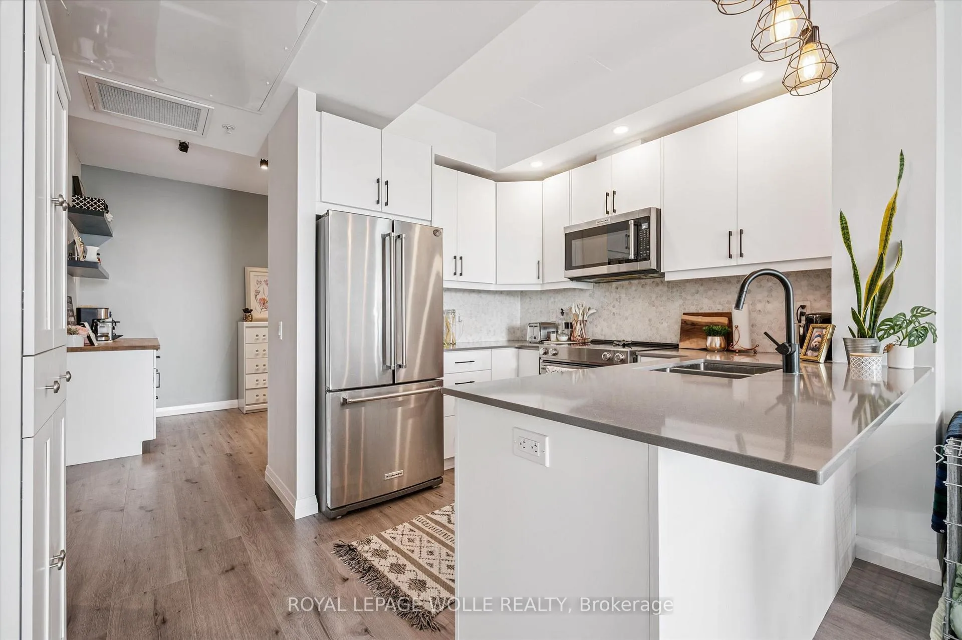 Photo 11 of Unit 1407, 60 Charles Street W, Kitchener — HOMEH