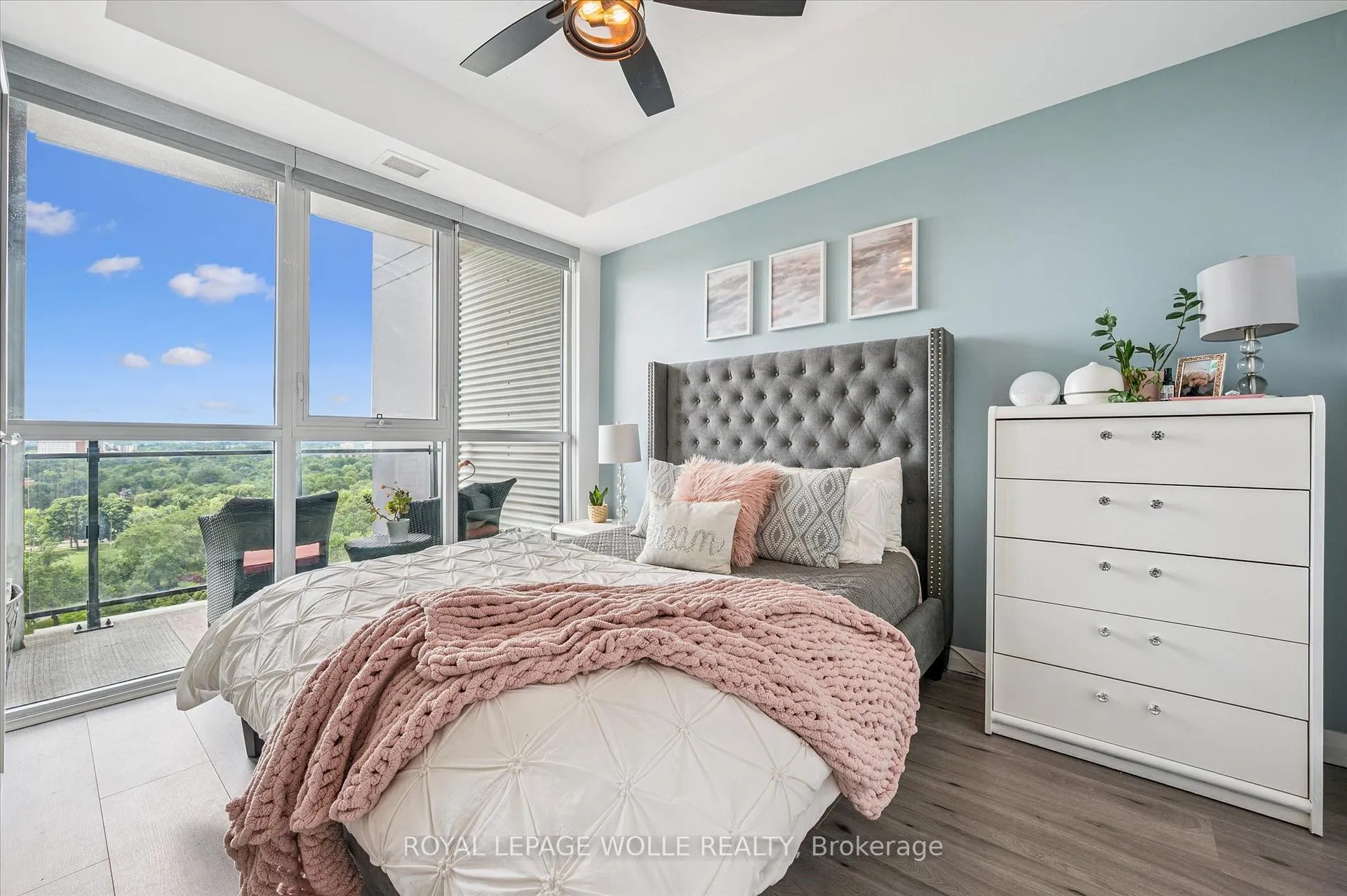Photo 14 of Unit 1407, 60 Charles Street W, Kitchener — HOMEH