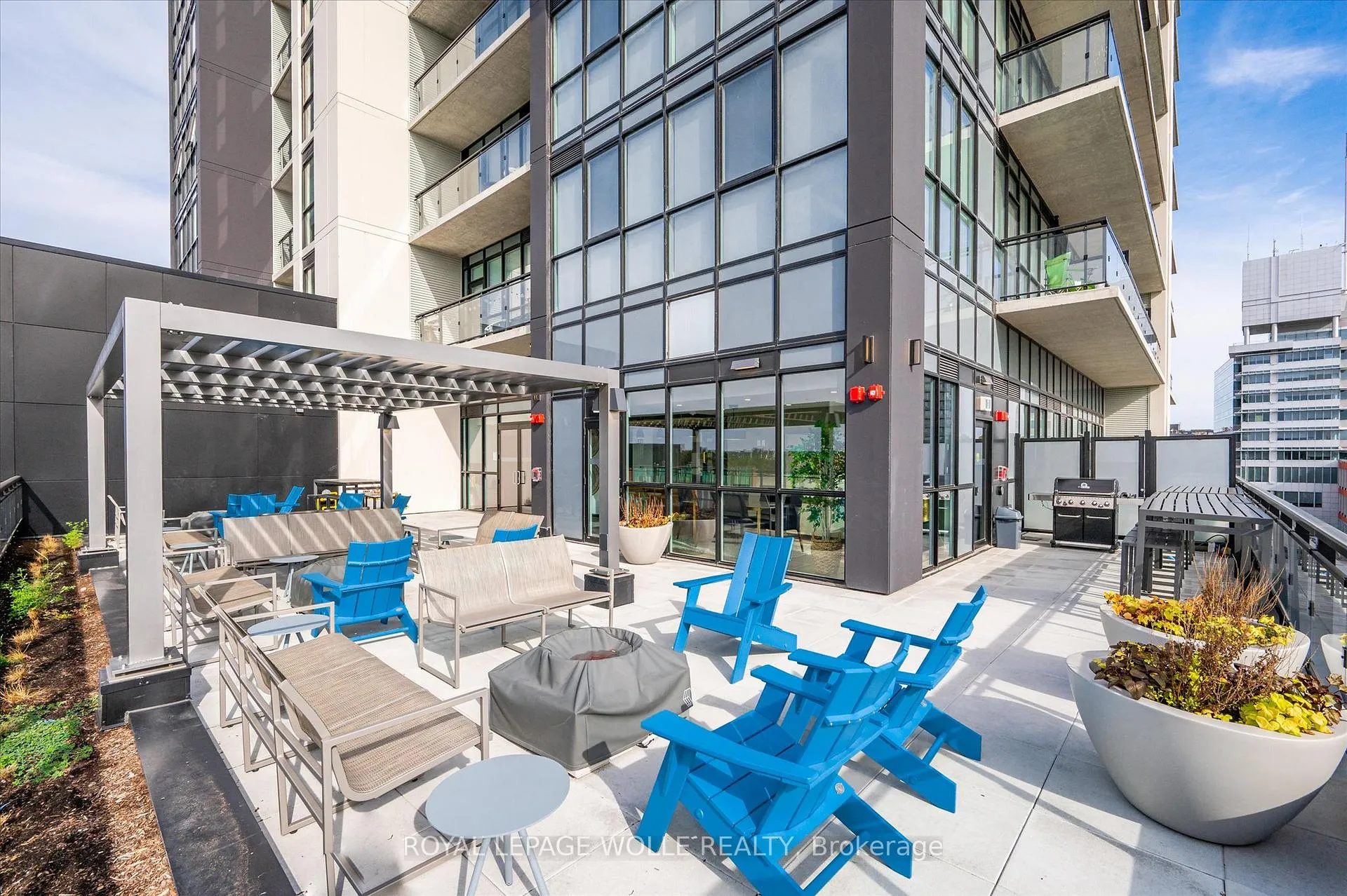 Photo 34 of Unit 1407, 60 Charles Street W, Kitchener — HOMEH